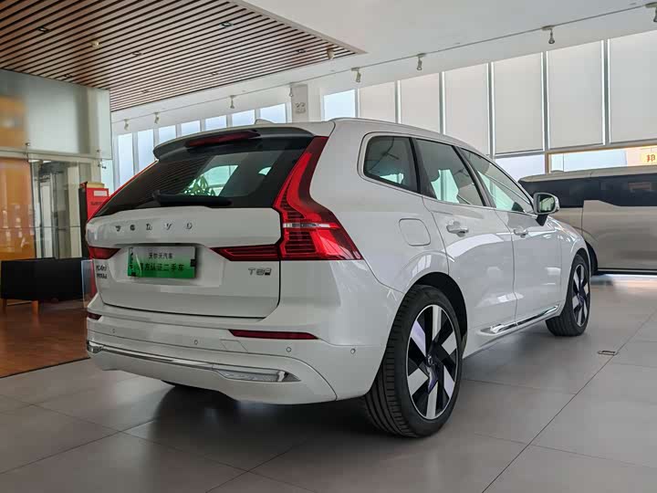 Volvo XC60 Hybrid 2025 2025款 插电式混动 长续航四驱智雅豪华版