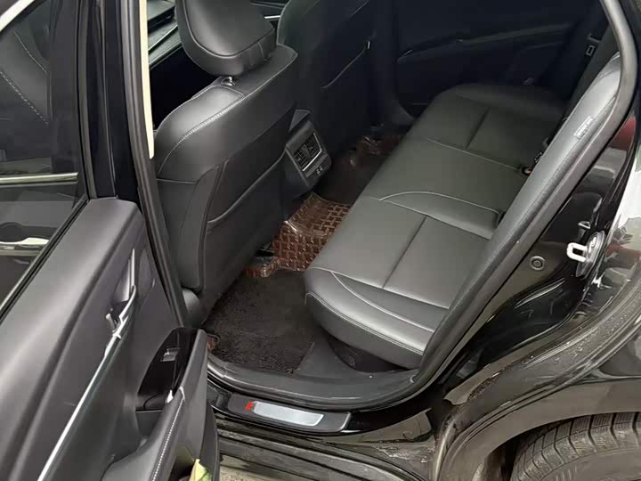 Toyota Camry 2025 2025款 双擎 2.0HG 光辉版