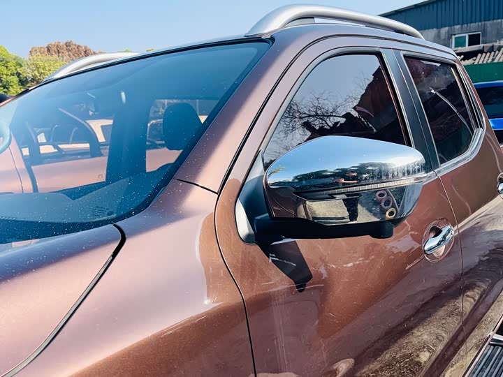 Nissan Navara 2021 2021款 2.5L 自动四驱智尊型QR25