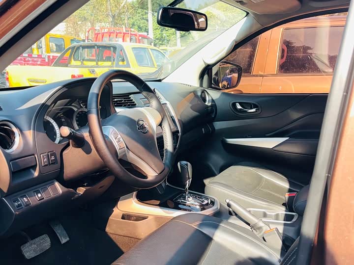Nissan Navara 2021 2021款 2.5L 自动四驱智尊型QR25