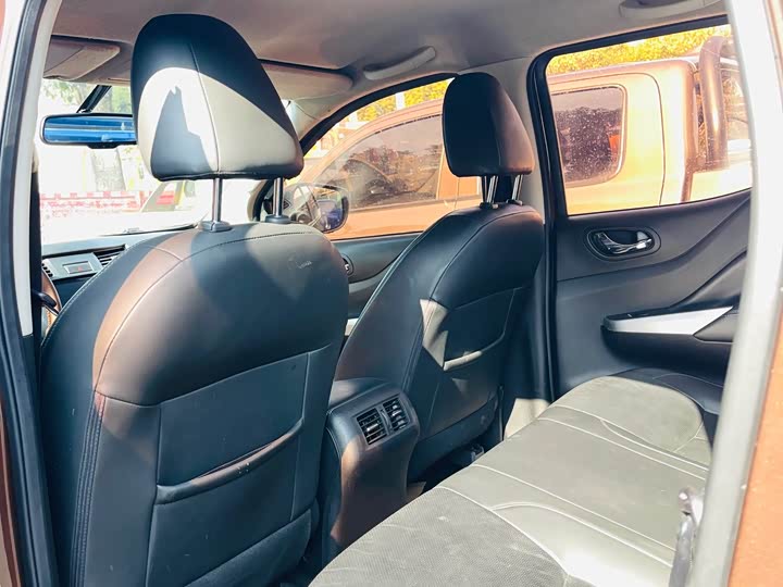 Nissan Navara 2021 2021款 2.5L 自动四驱智尊型QR25