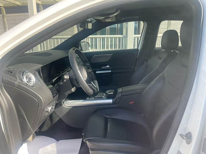 Mercedes-Benz EQA 2022 2022款 EQA 300 4MATIC 首发特别版