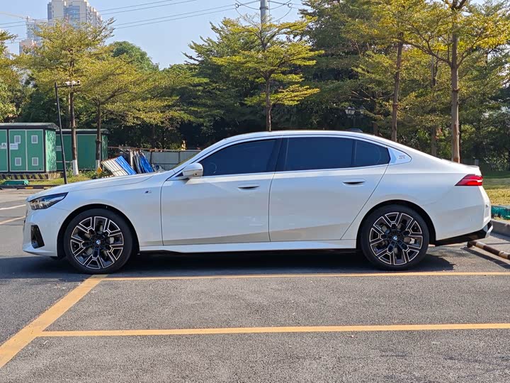 BMW 5 Series 2025 2025款 530Li 尊享型 M运动套装