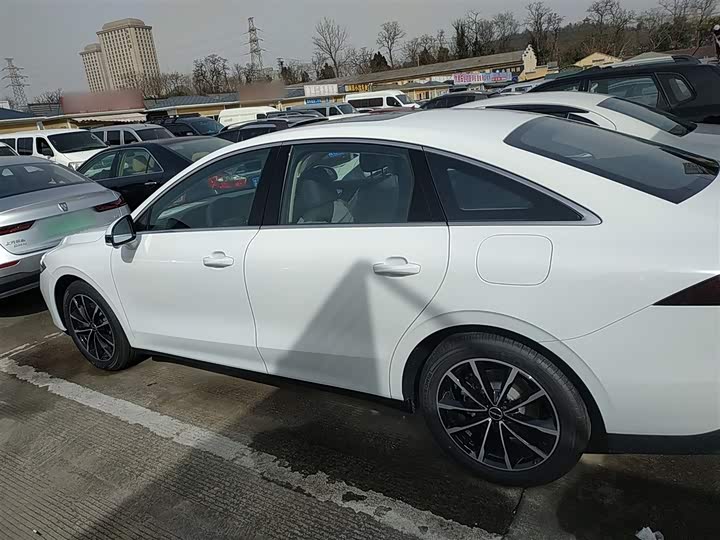 Roewe D7 2025 2025款 DMH 125km 世界冠军卓越版