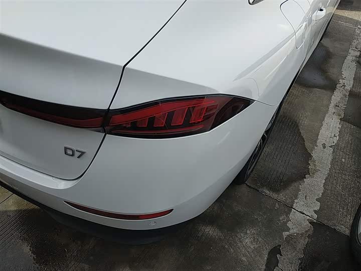 Roewe D7 2025 2025款 DMH 125km 世界冠军卓越版