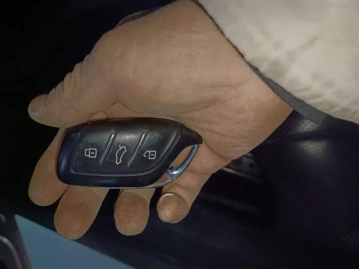 Roewe D7 2023 2023款 DMH 125km 旗舰版