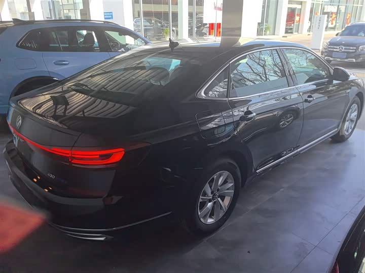 Volkswagen Passat Hybrid 2025 2025款 430PHEV 混动商务版