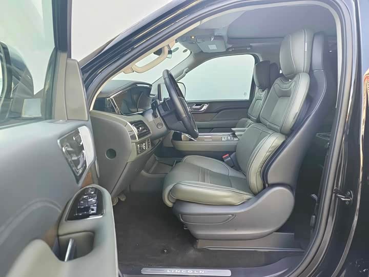 Lincoln Navigator 2024 2024款 3.5T 长轴总统版