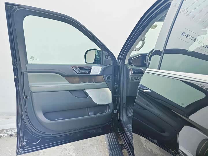 Lincoln Navigator 2024 2024款 3.5T 长轴总统版
