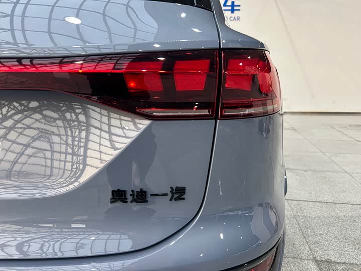 Audi Q6L e-tron 2026 2026款 首发领航版