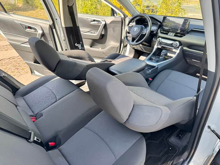 Toyota RAV4 2024 2024款 2.0L CVT两驱风尚版