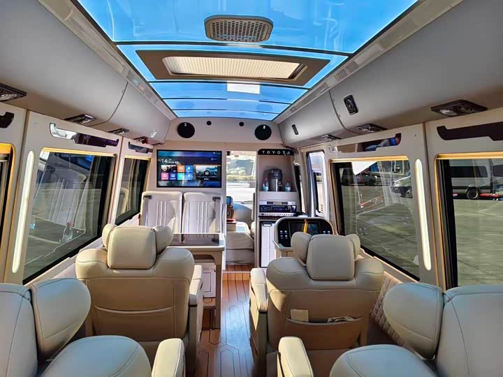 Toyota Coaster 2019 2019款 4.0L豪华车GRB53L-ZEMNK 23座无扶手9GR