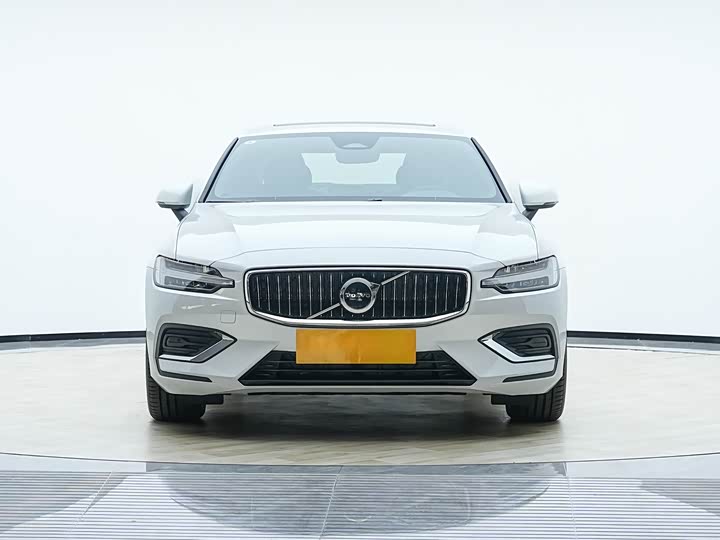 Volvo S60 2026 2026款 B4 智逸豪华版