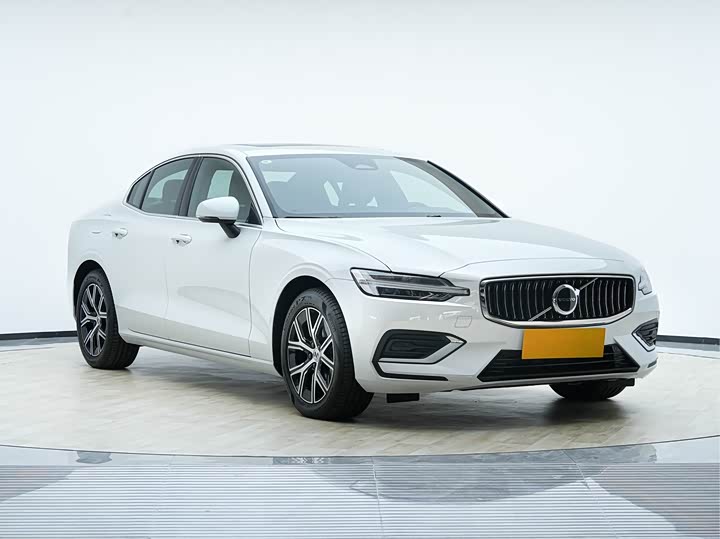 Volvo S60 2026 2026款 B4 智逸豪华版