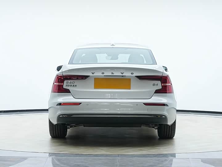 Volvo S60 2026 2026款 B4 智逸豪华版