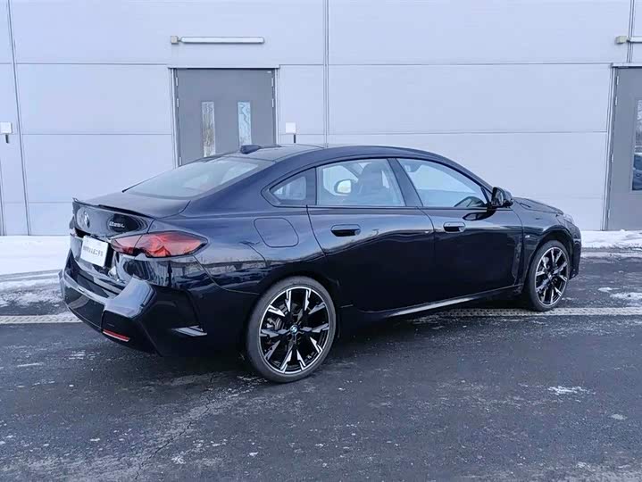 BMW 2 Series 2025 2025款 225L M运动曜夜套装