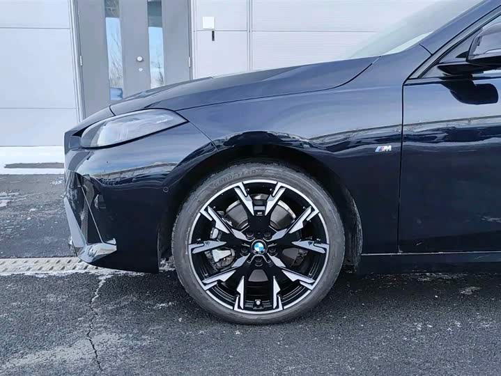 BMW 2 Series 2025 2025款 225L M运动曜夜套装