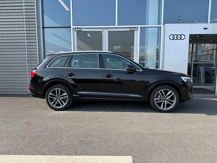 Audi Q7 2025 2025款 55 TFSI quattro S line运动型