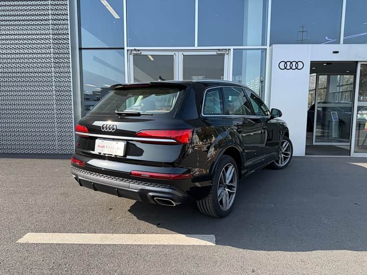 Audi Q7 2025 2025款 55 TFSI quattro S line运动型