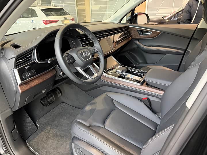 Audi Q7 2025 2025款 55 TFSI quattro S line运动型