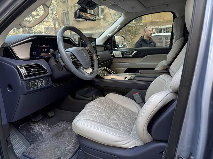 Lincoln Navigator One 2022 2022款 3.5T 领航员壹号
