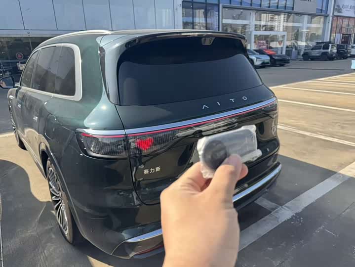 Aito M8 2025 2025款 增程 Ultra版 53.4kWh 6座版