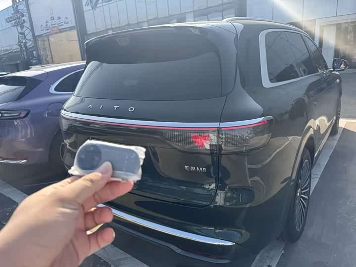 Aito M8 2025 2025款 增程 Ultra版 53.4kWh 6座版