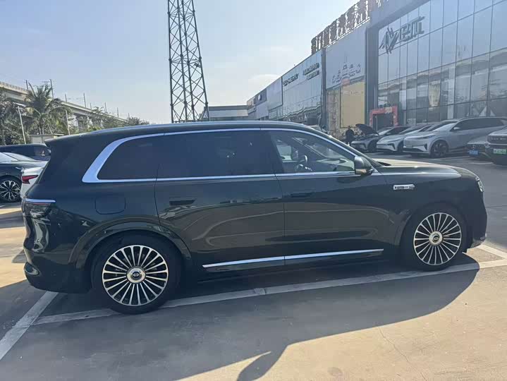 Aito M8 2025 2025款 增程 Ultra版 53.4kWh 6座版