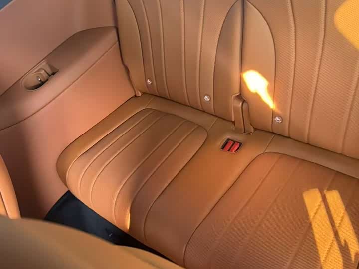 Aito M8 2025 2025款 增程 Ultra版 53.4kWh 6座版