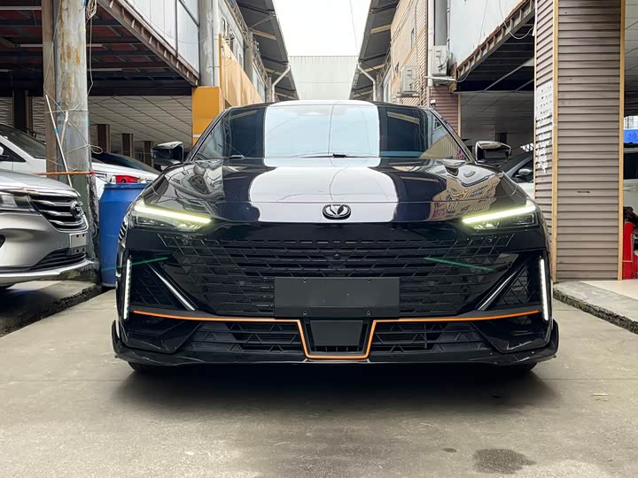 Changan UNI-V 2024 2024款 1.5T 尊贵运动型