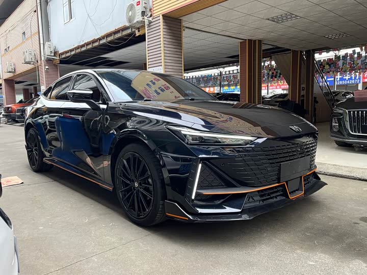 Changan UNI-V 2024 2024款 1.5T 尊贵运动型