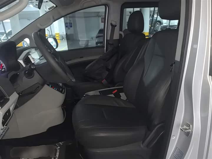 JAC Refine M4 2022 2022款 2.0TGDI 自动商旅版