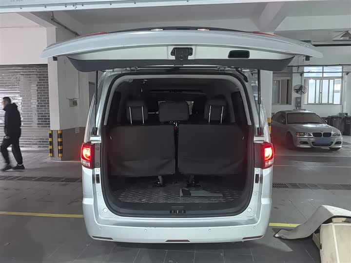 JAC Refine M4 2022 2022款 2.0TGDI 自动商旅版