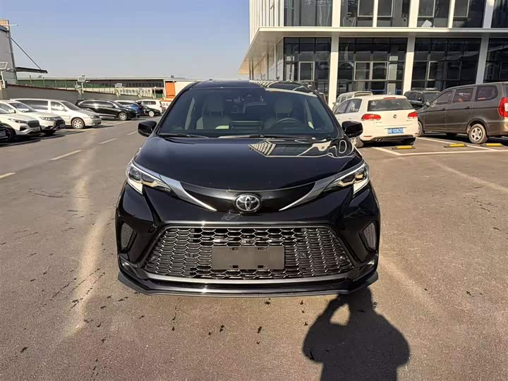 Toyota Granvia 2024 2024款 2.5L混动 尊爵ULTRA版