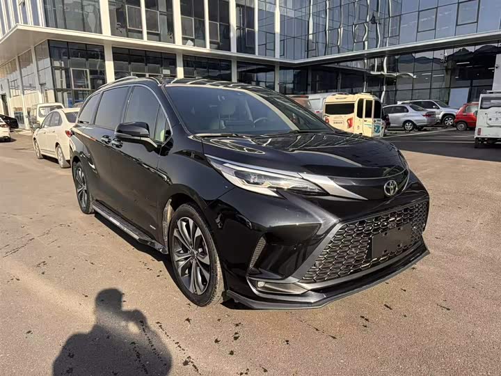 Toyota Granvia 2024 2024款 2.5L混动 尊爵ULTRA版