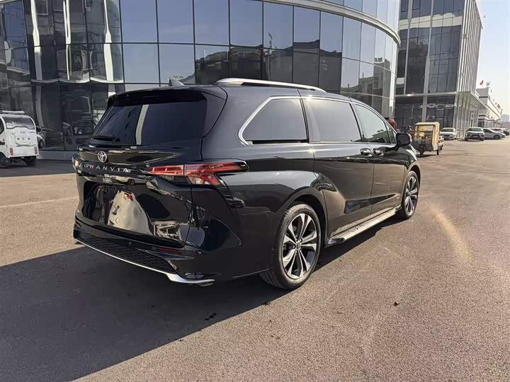 Toyota Granvia 2024 2024款 2.5L混动 尊爵ULTRA版