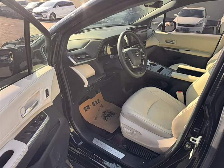 Toyota Granvia 2024 2024款 2.5L混动 尊爵ULTRA版
