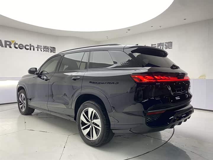 Audi Q6 2024 2024款 40 TFSI quattro 观云型 飞骑套装 7座