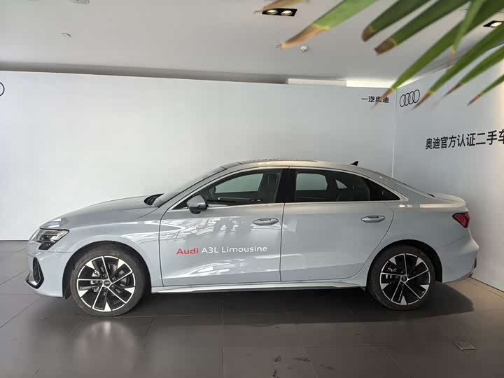 Audi A3 2025 2025款 A3L Limousine 35TFSI 飞驰尊享型