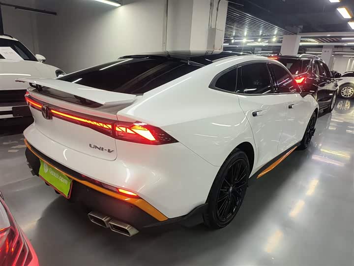 Changan UNI-V 2025 2025款 1.5T 500Bar尊贵运动型