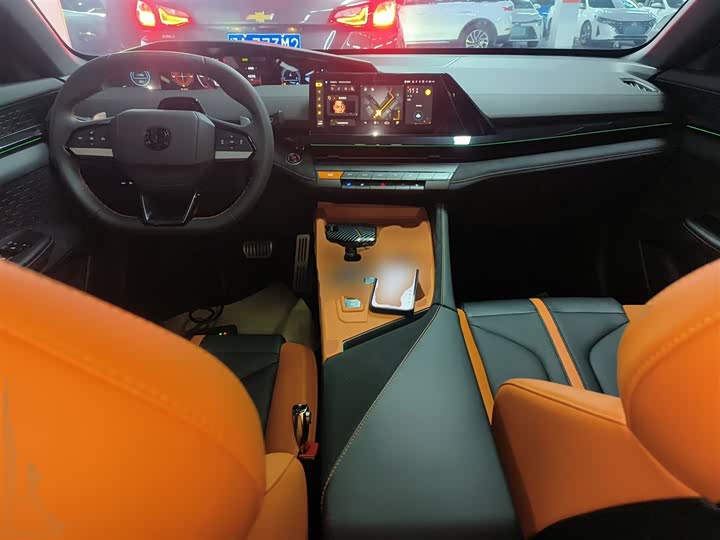 Changan UNI-V 2025 2025款 1.5T 500Bar尊贵运动型