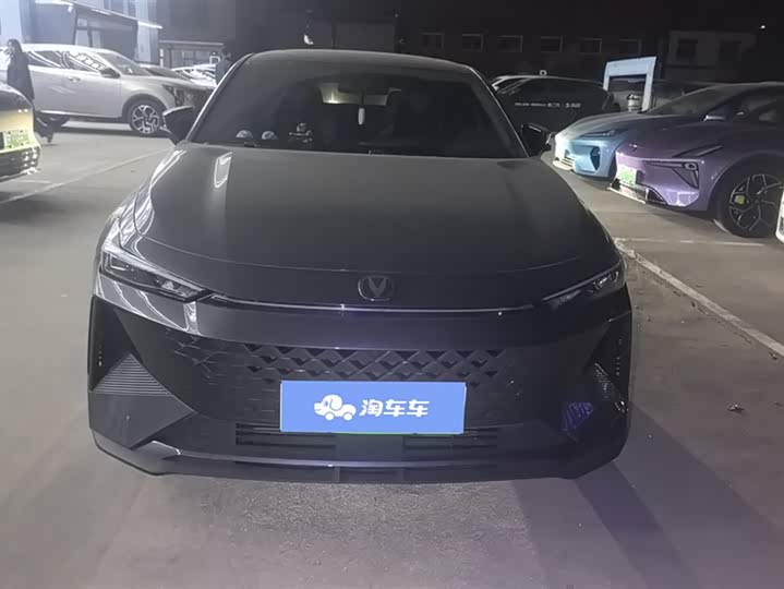 Changan UNI-V Hybrid 2024 2024款 蓝鲸智电iDD 136km 智趣型
