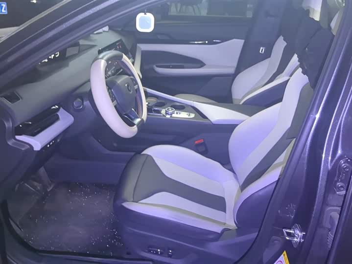 Changan UNI-V Hybrid 2024 2024款 蓝鲸智电iDD 136km 智趣型