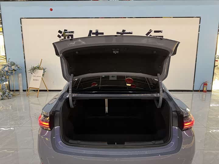 Geely Preface L 2024 2024款 油混 1.5TD 天宫版