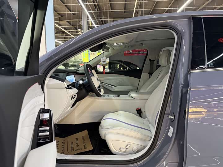 Geely Preface L 2024 2024款 油混 1.5TD 天宫版