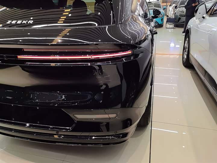 Zeekr 7X 2025 2025款 100kWh 长续航后驱智驾版