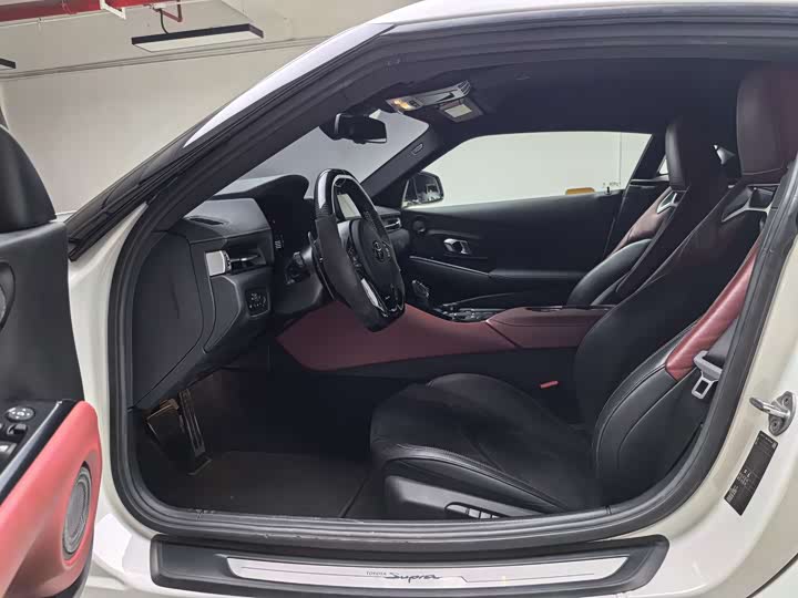 Toyota Supra 2021 2021款 GR SUPRA 3.0T 标准型