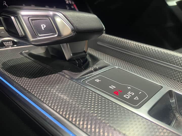 Audi A6L Hybrid 2020 2020款 55 TFSI e quattro