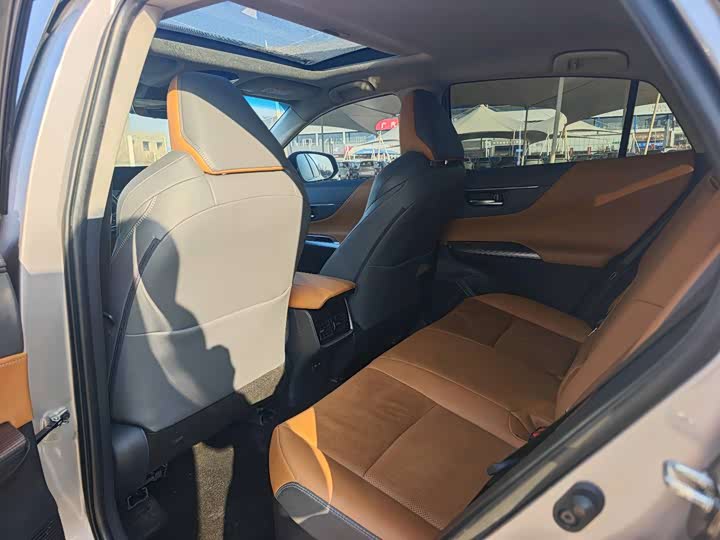 Toyota Venza 2024 2024款 2.5L智能电混双擎 两驱豪华版