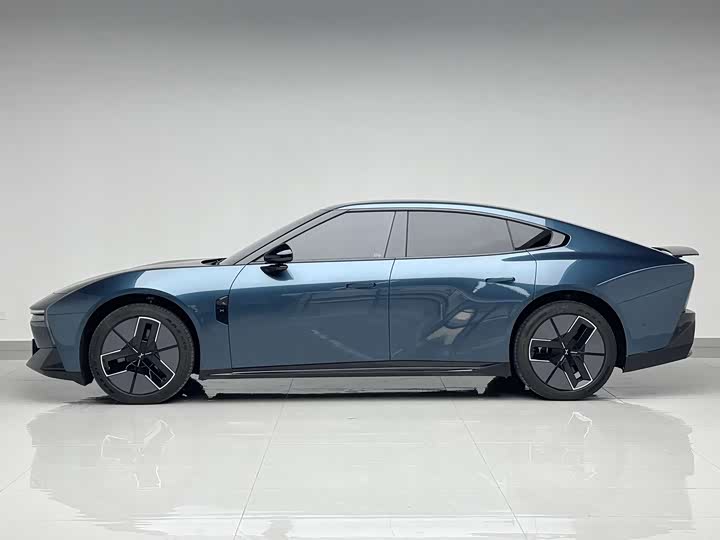 XPeng P7 2025 2025款 820 超长续航 Ultra